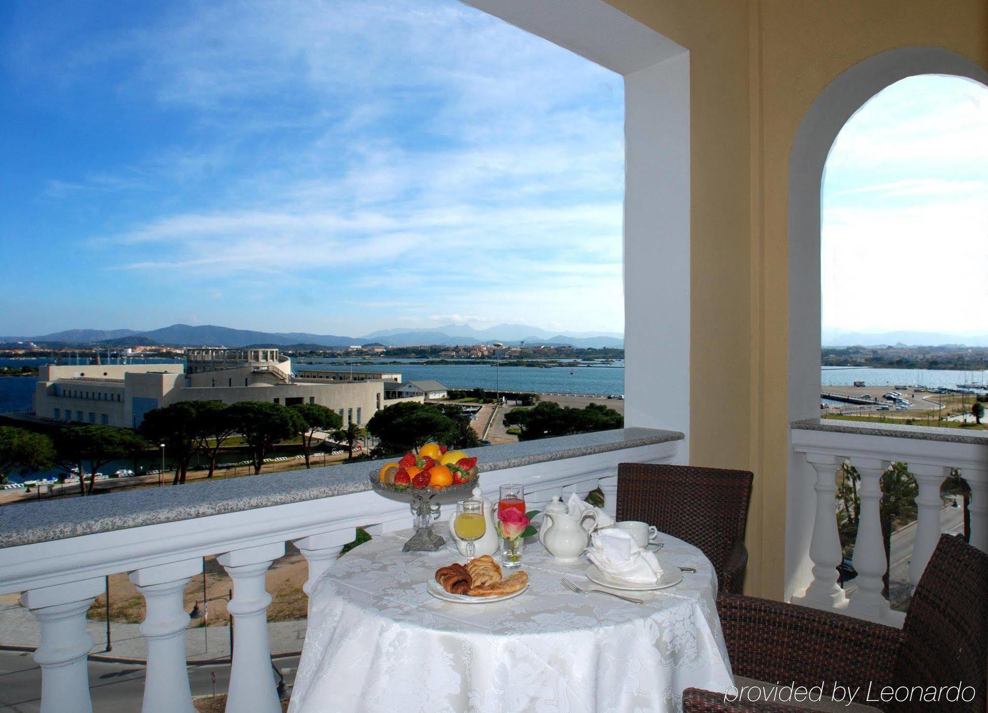 Grand Hotel President أولبيا المطعم الصورة